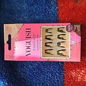 Kiss 💋 Kiss Press On Nails